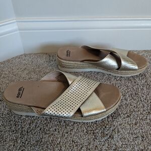 Earth Modena Marigold Gold Leather Platform Sandals sz 11